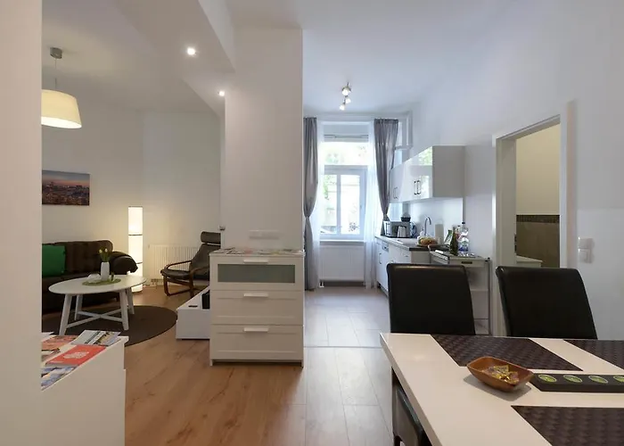 法米连斯迪欧27号公寓 *